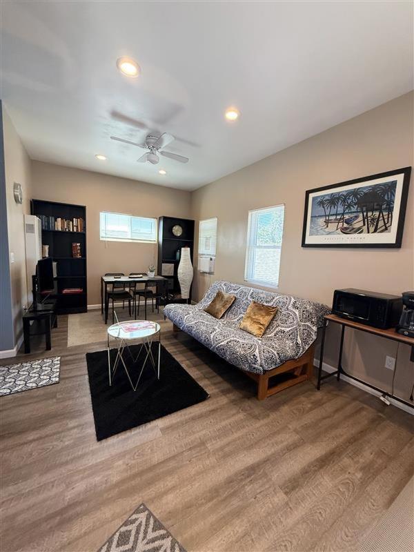 The studio apartment in Clairemont - New AC unit